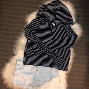 🚨 NWOT! 🚨 Hollister striped cropped hoodie
